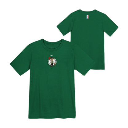 T-Shirt Nike NBA Kids Boston Celtics Logo Tee verde NBUS CEL – vista frontale logo Lucky Leprechaun HD Swoosh Nike