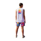 Maglietta senza maniche PIGALLE SLEEVLESS WHITE di Rookie Basketball, vista frontale su modello bianco, tessuto leggero e comodo.