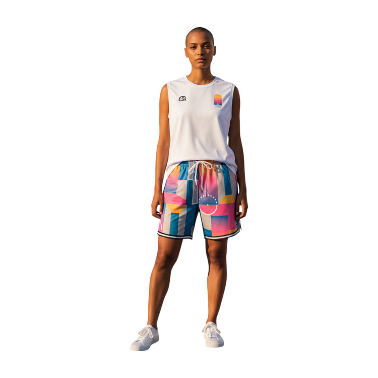 T-shirt senza maniche bianco Pigalle di Rookie Basketball, visualizzazione virtuale con dettagli del tessuto e vestibilità.