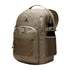 Zaino Jordan Jam Blacktop Backpack 25L in colore brown con logo Jordan e tasche resistenti, ideale per scuola e tempo libero.