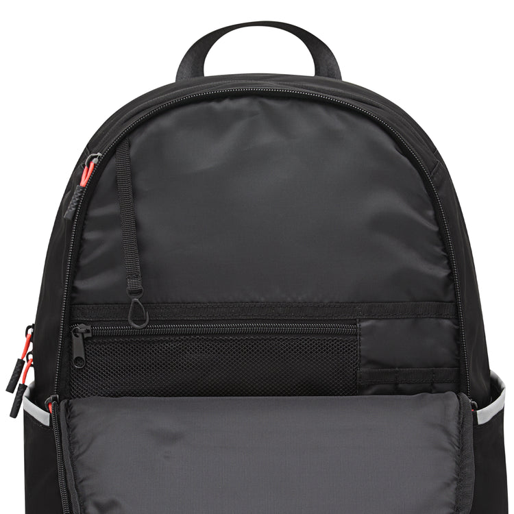 Zaino Jordan FlightCore nero, stile sportivo con scomparti spaziosi, ideale per ragazzi e appassionati di moda sportiva.