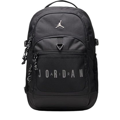 Zaino Jordan Jam Blacktop nero con scomparto principale e dettagli ripstop, ideale per scuola e tempo libero