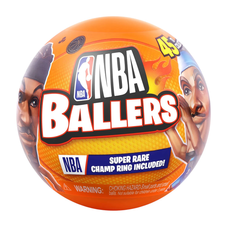 Statuetta NBA da collezione ZURU NBA Ballers Serie 2, dettaglio di una palla da basket con logo NBA, modello realistico
